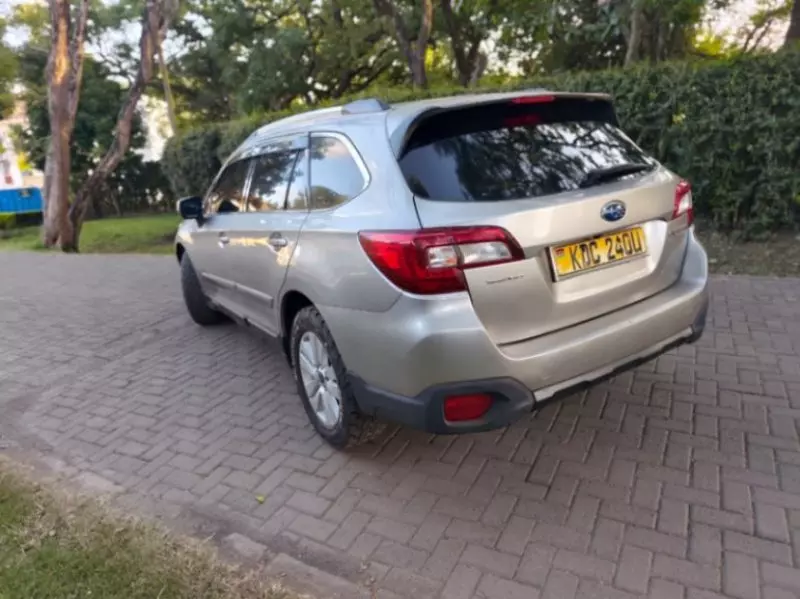 Subaru Outback   - 2015