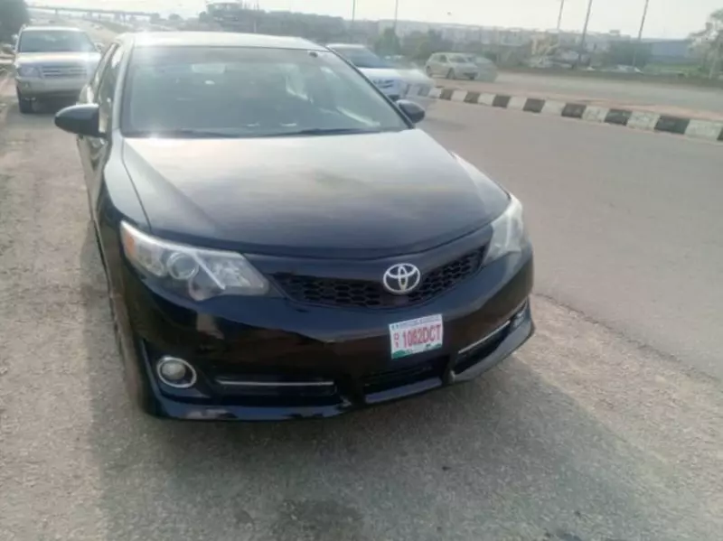 TOYOTA Camry - 2012