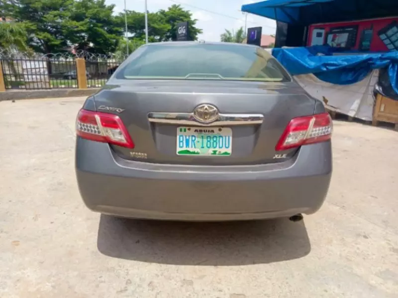 Toyota Camry   - 2011