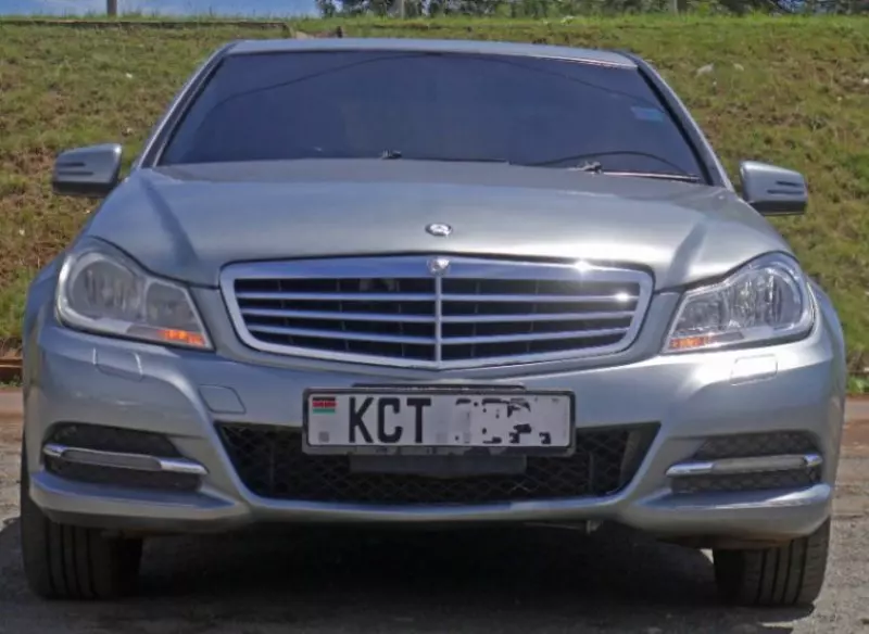 Mercedes-Benz C200   - 2011