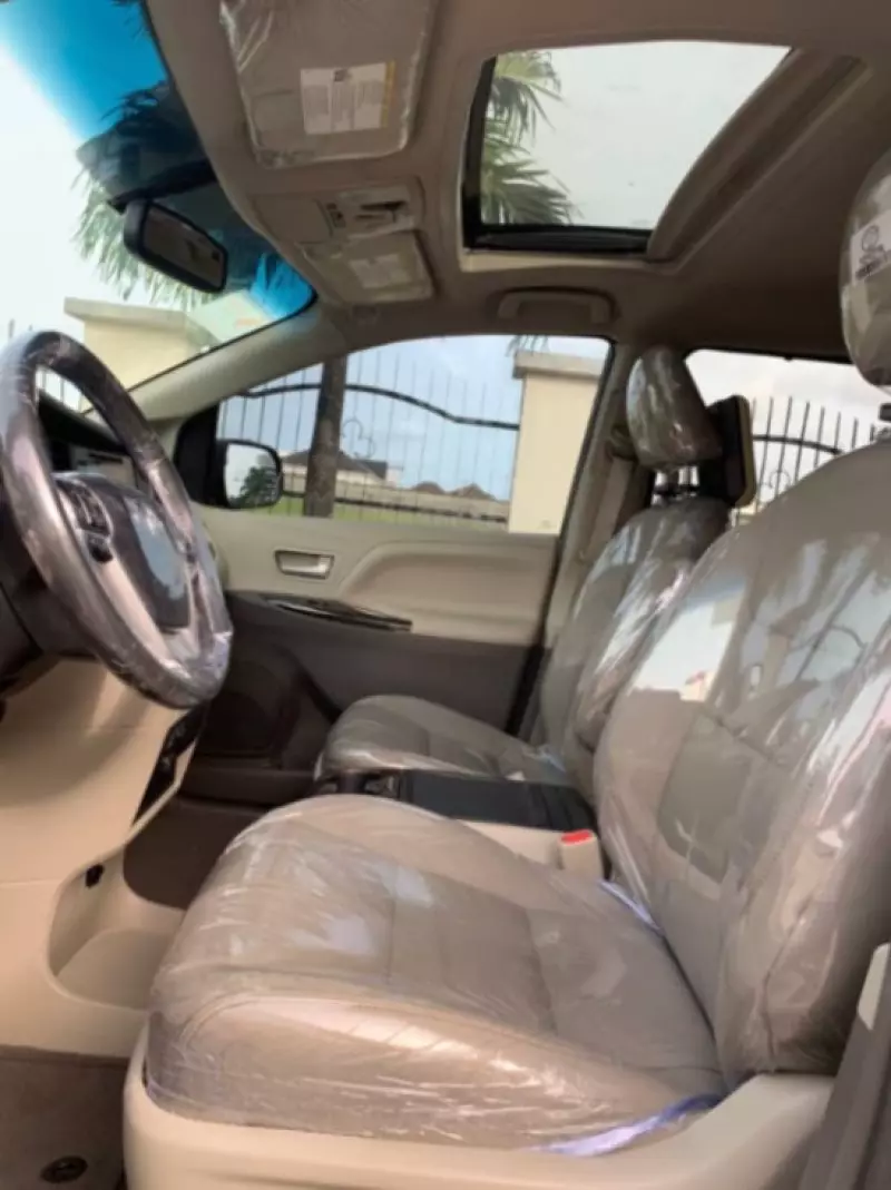 Toyota Sienna   - 2023