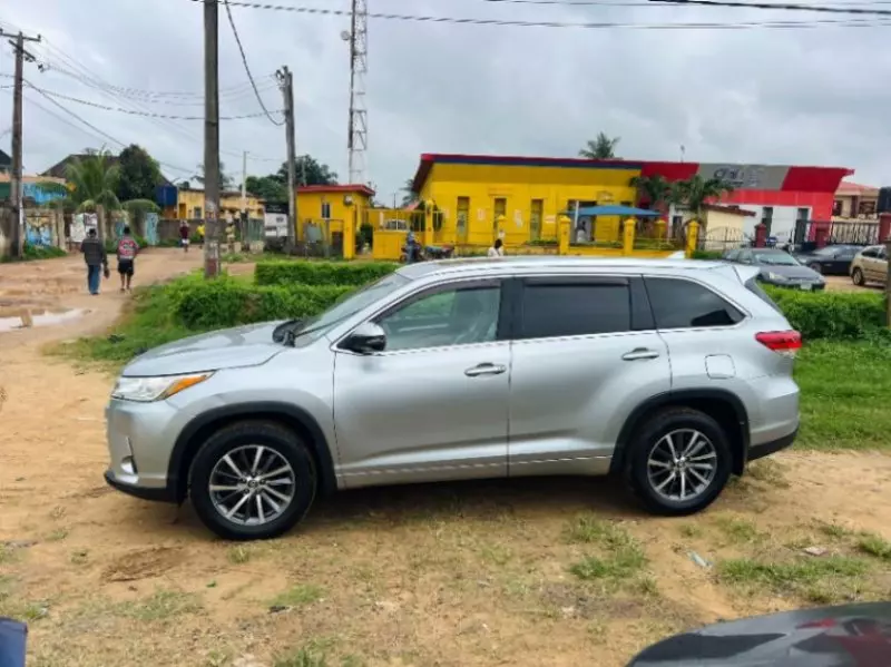 TOYOTA Highlander   - 2017
