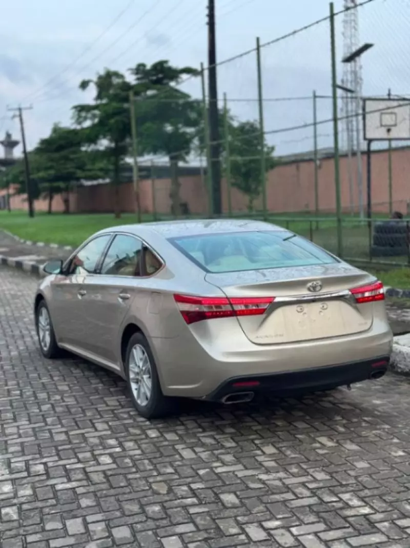 TOYOTA Avalon   - 2013