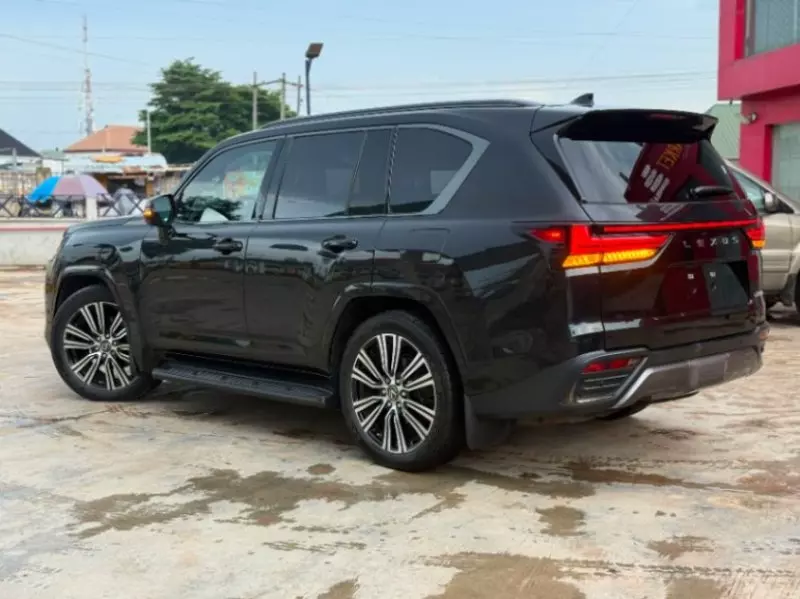 Lexus LX 600   - 2022