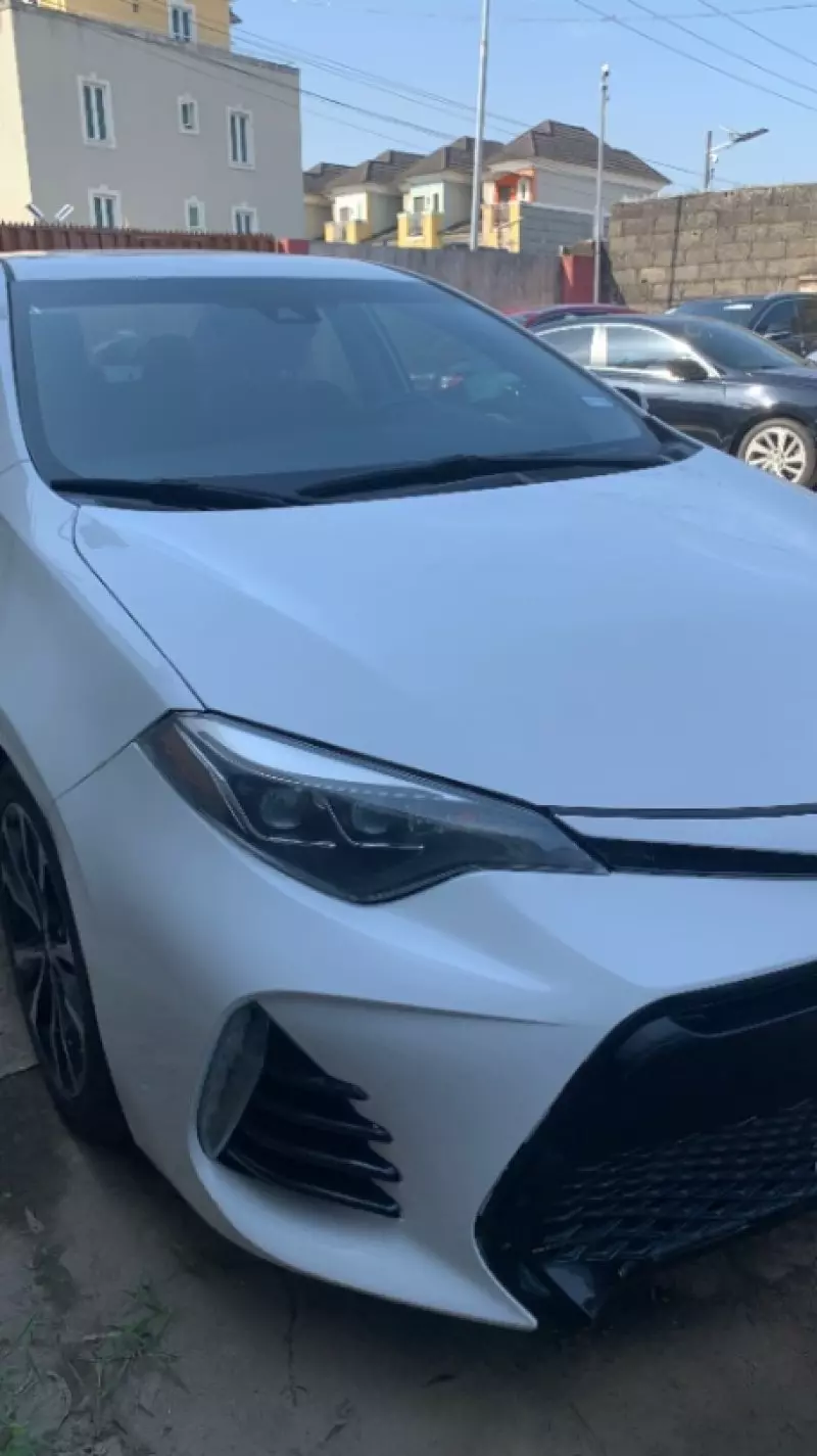 TOYOTA Corolla   - 2017