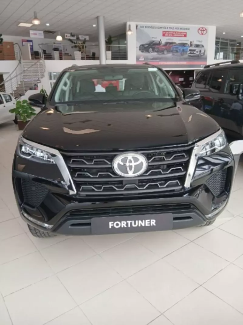 Toyota Fortuner   - 2026