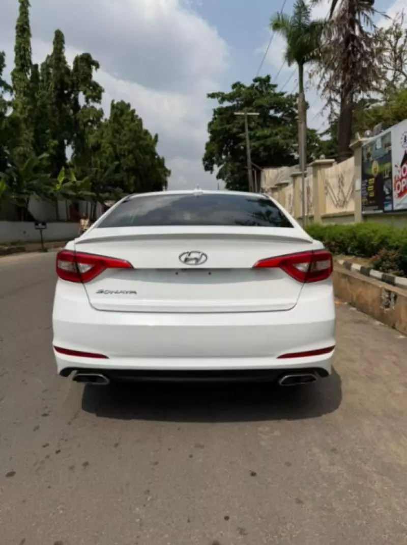 Hyundai Sonata   - 2015