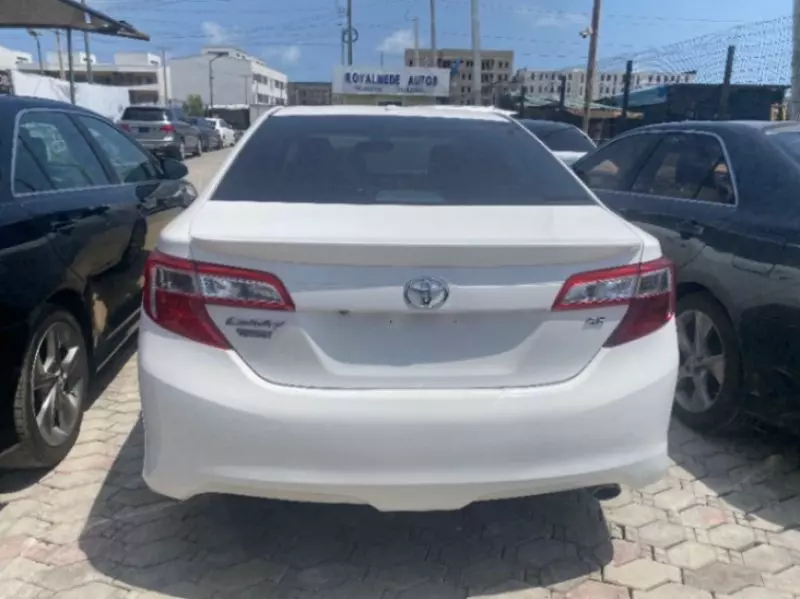 Toyota Camry - 2013