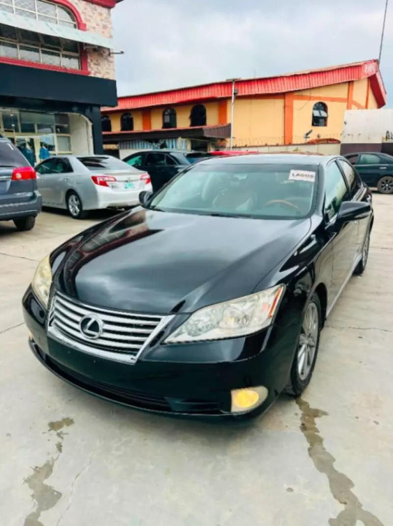 Lexus ES   - 2012