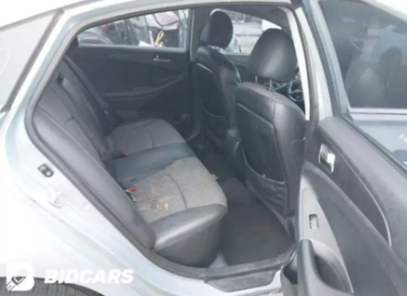 Hyundai Sonata   - 2011
