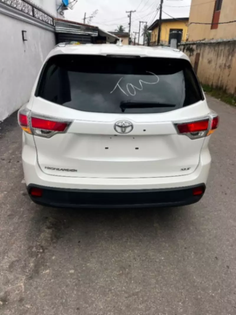 TOYOTA Highlander   - 2015