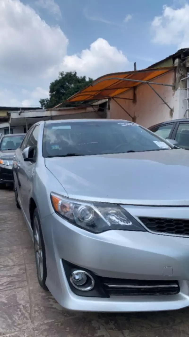 TOYOTA camry   - 2013
