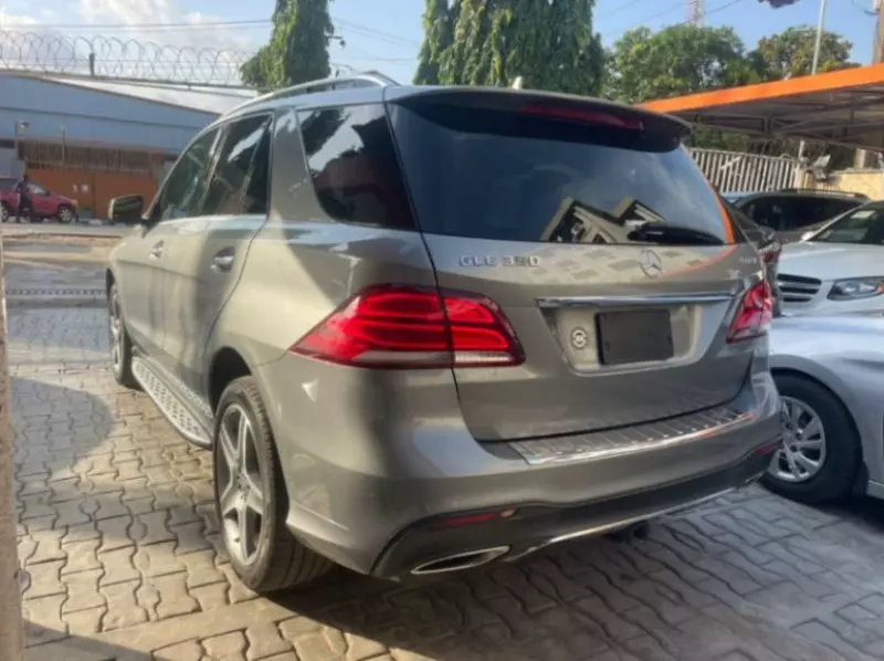 Mercedes-Benz GLE-Class   - 2016