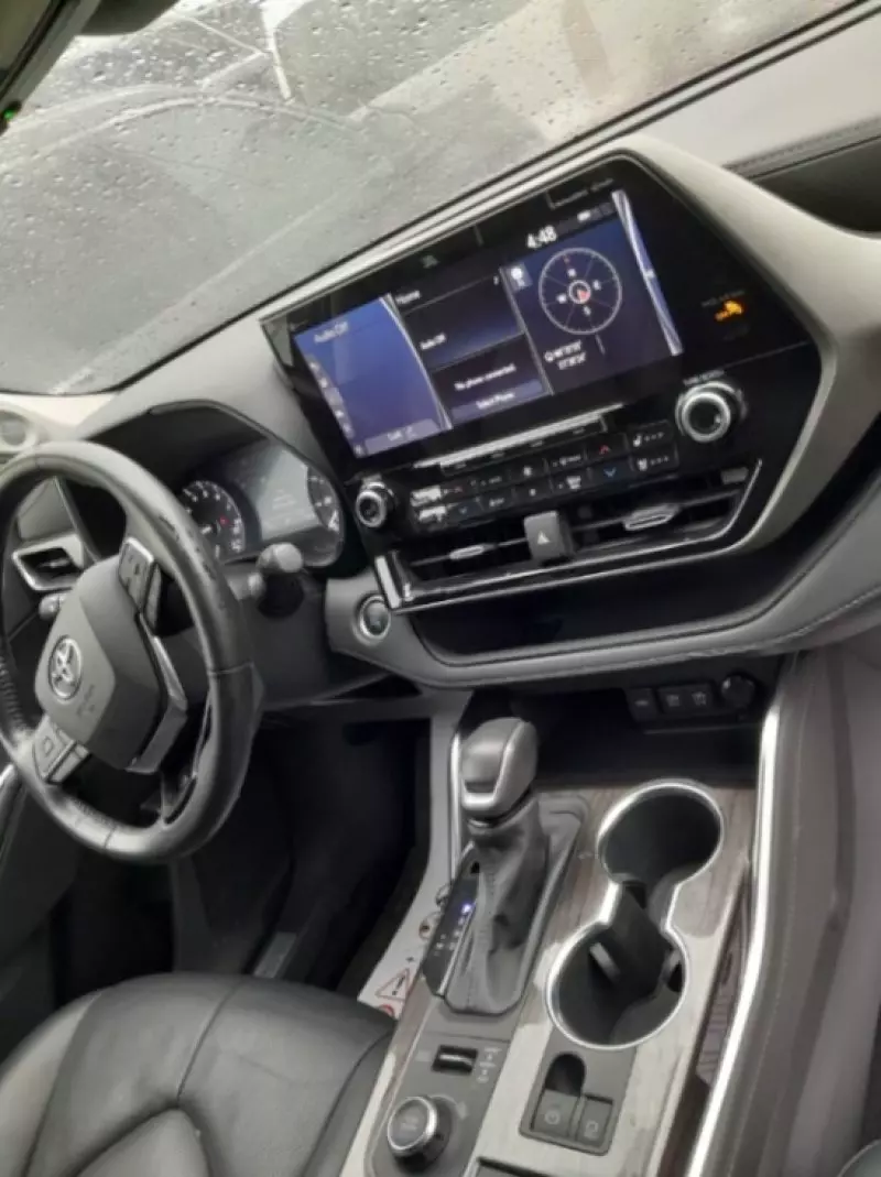 Toyota Highlander   - 2021