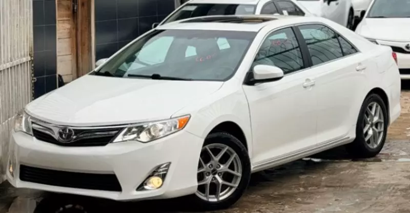 TOYOTA Camry - 2012