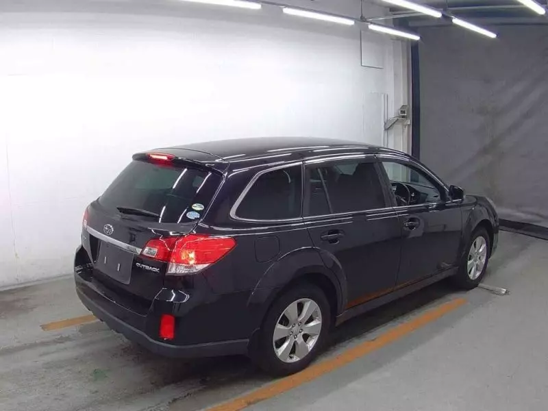 Subaru Outback   - 2011