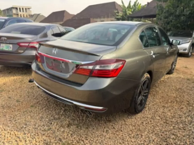 Honda Accord   - 2013