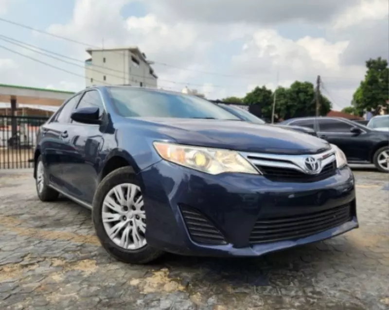 Toyota Camry   - 2014