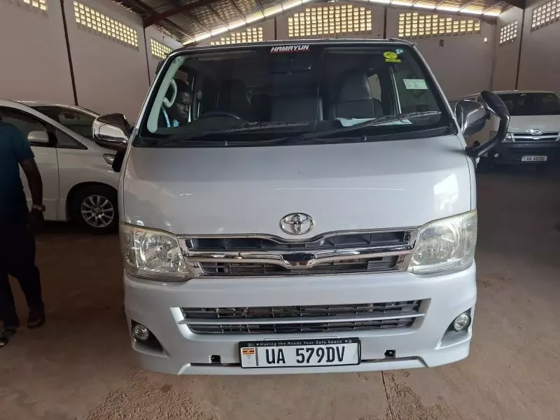 Toyota Hiace   - 2012