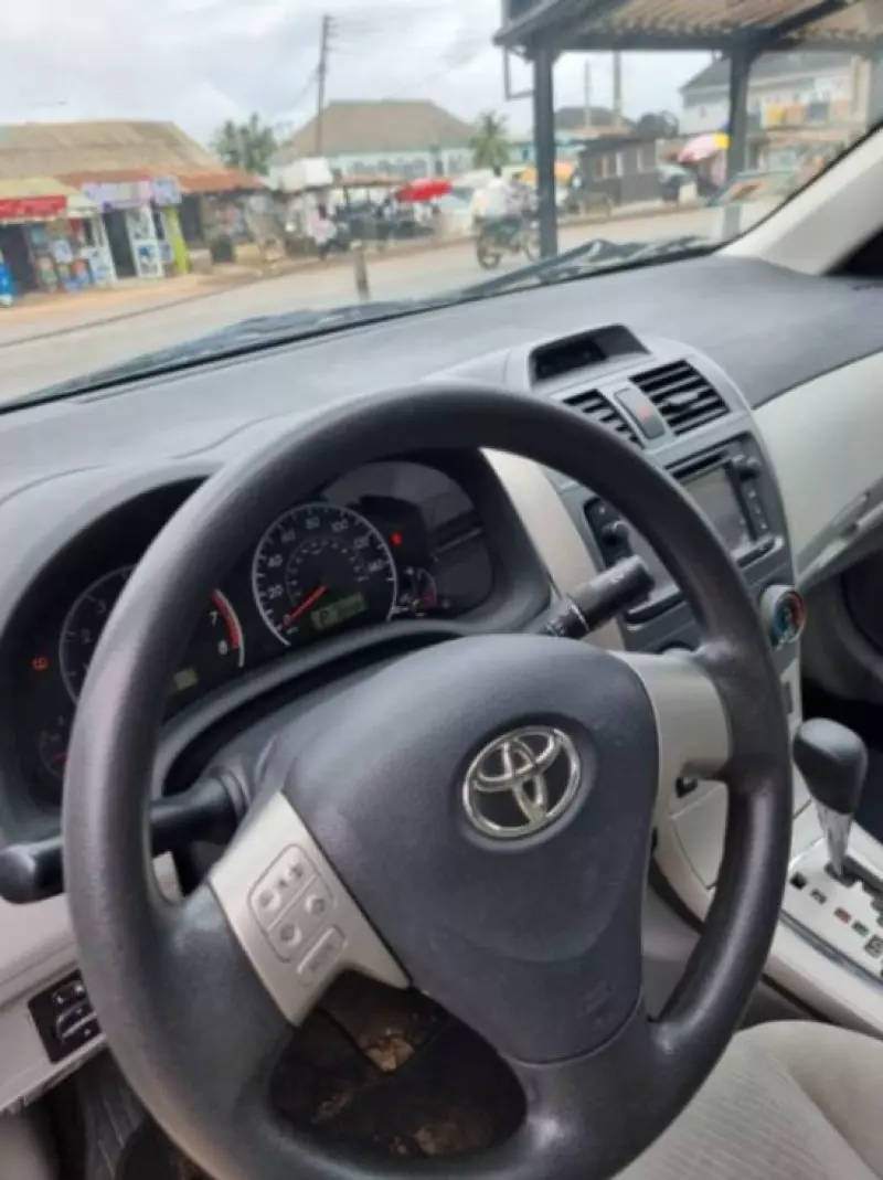 Toyota Corolla   - 2013