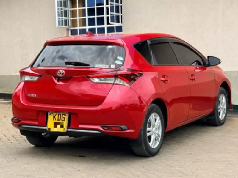 TOYOTA Auris   - 2014