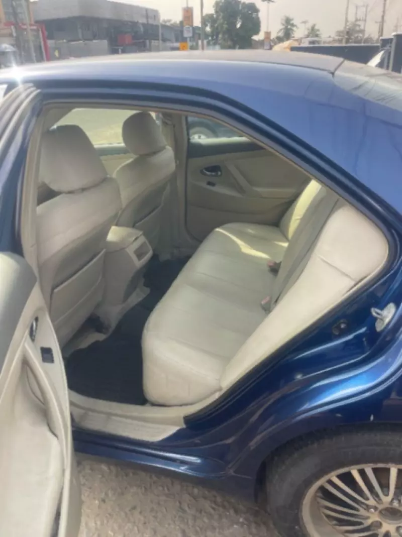 TOYOTA Camry - 2009