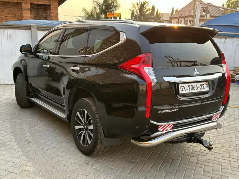 Mitsubishi Montero Sport   - 2017