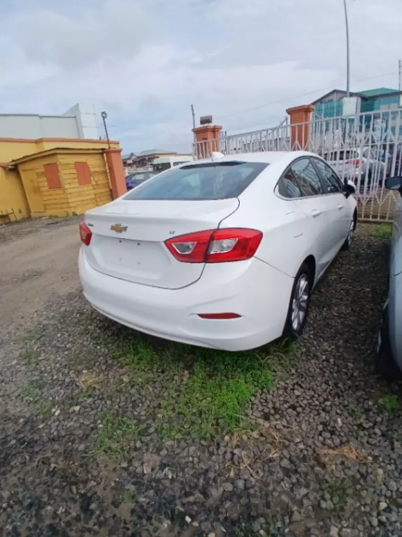 Chevrolet Cruze   - 2019