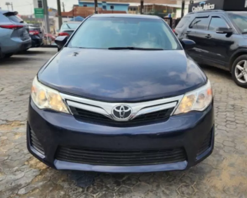 Toyota Camry   - 2014