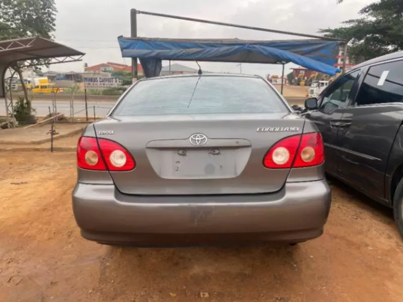 Toyota corolla   - 2006