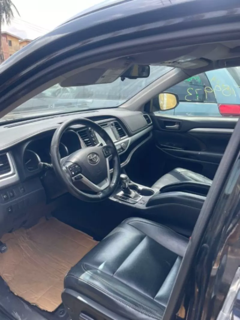Toyota Highlander   - 2018