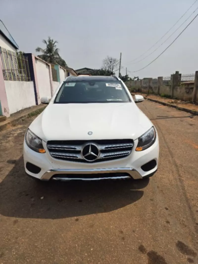 Mercedes-Benz GLC 300   - 2016