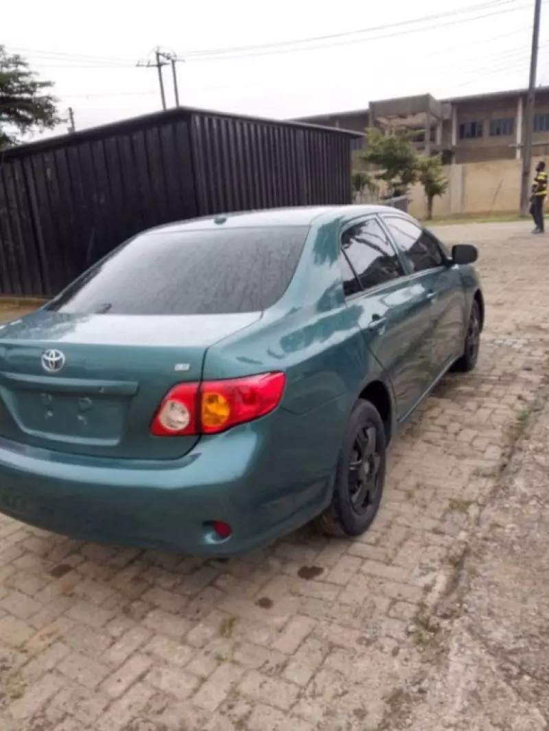 TOYOTA Corolla   - 2009