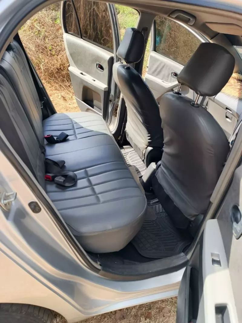 TOYOTA Vitz   - 2010