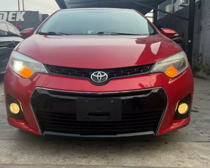 Toyota Corolla   - 2014