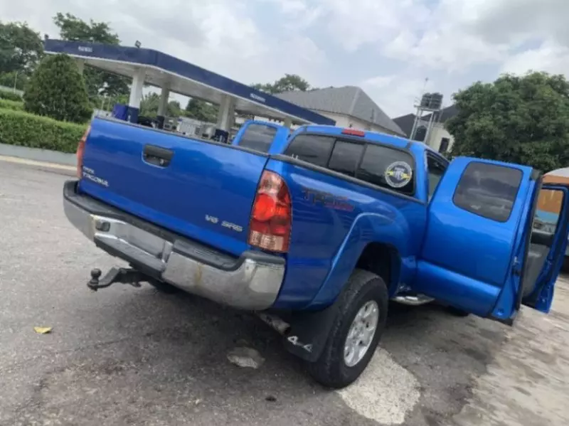 TOYOTA Tacoma   - 2009
