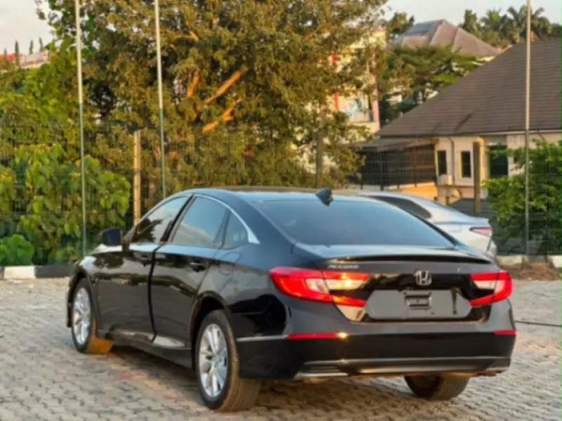 Honda Accord   - 2019