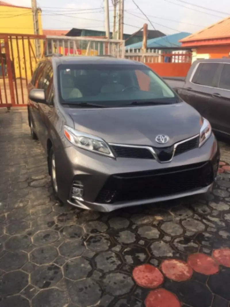 Toyota Sienna - 2018
