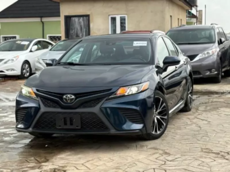 Toyota Camry   - 2019