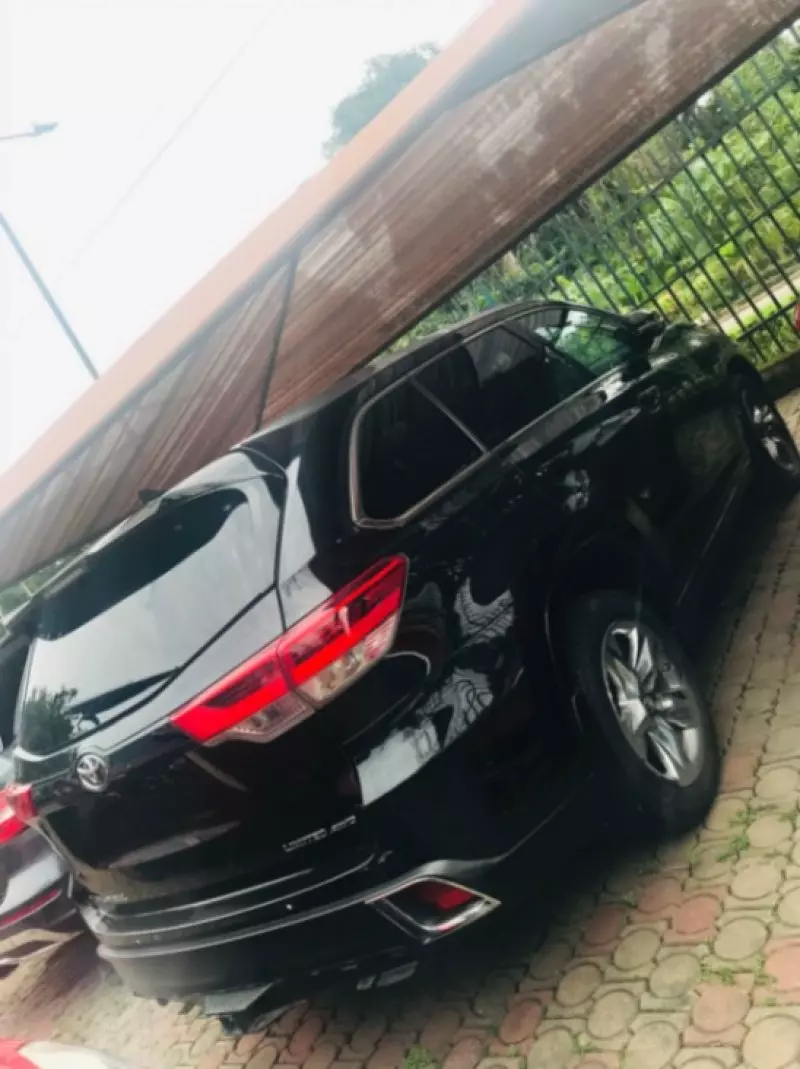 TOYOTA Highlander   - 2017