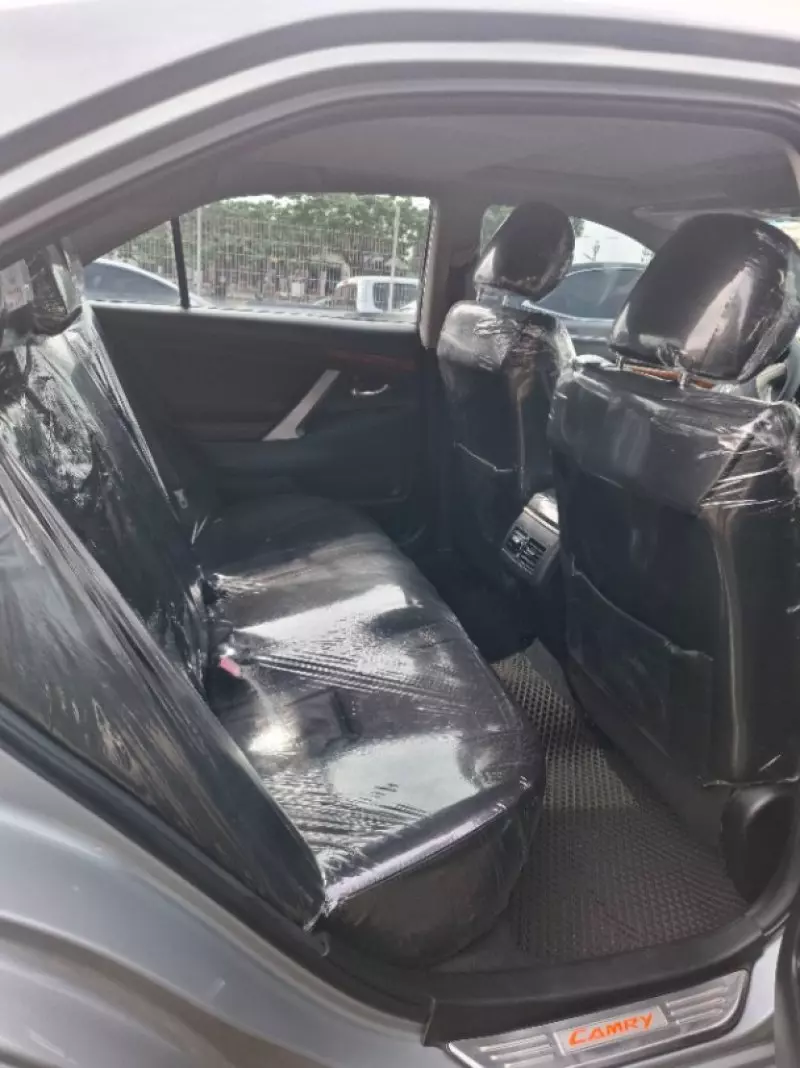 Toyota Camry - 2010