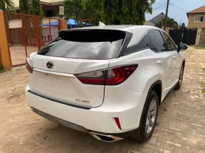 Lexus RX   - 2019