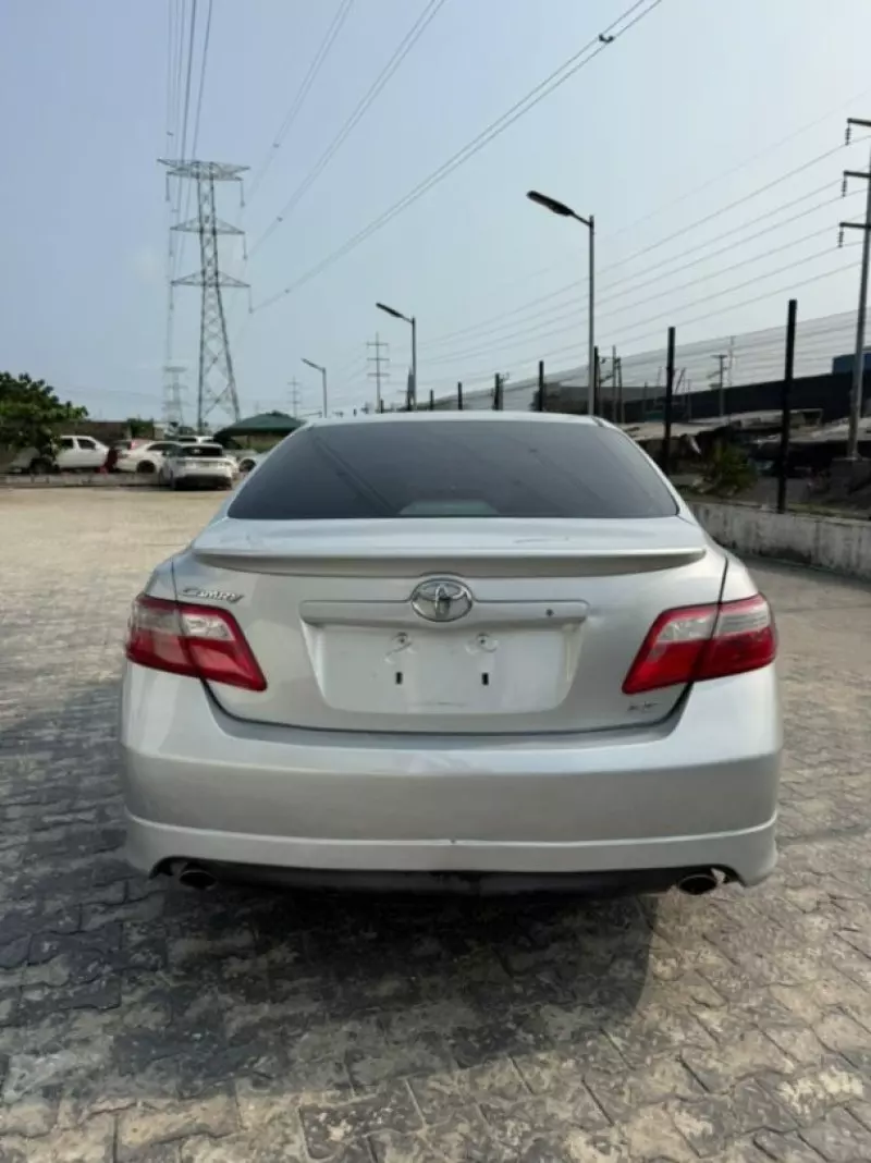 Toyota Camry   - 2007