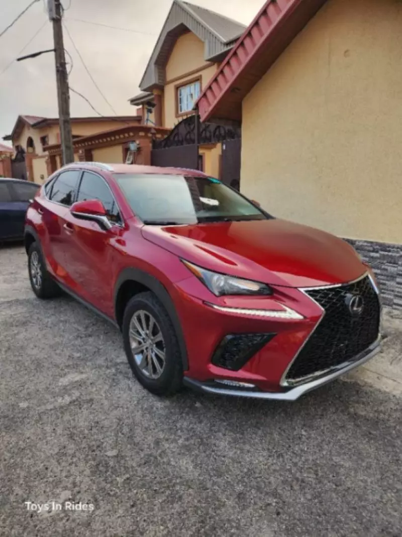 Lexus NX 200T   - 2017