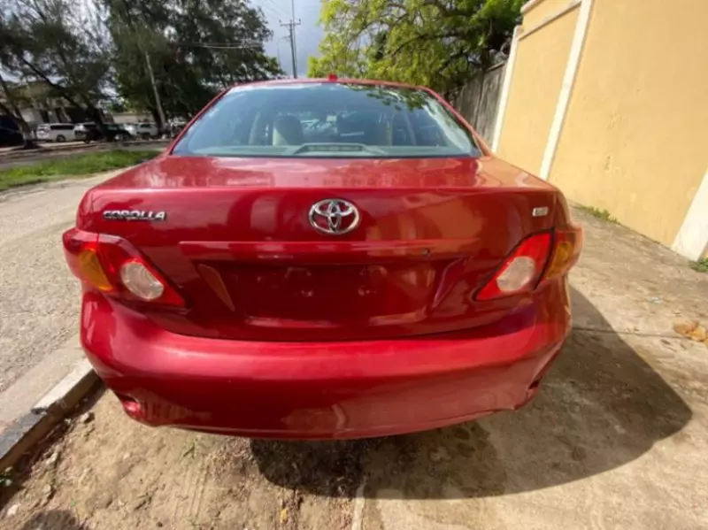 TOYOTA Corolla   - 2010