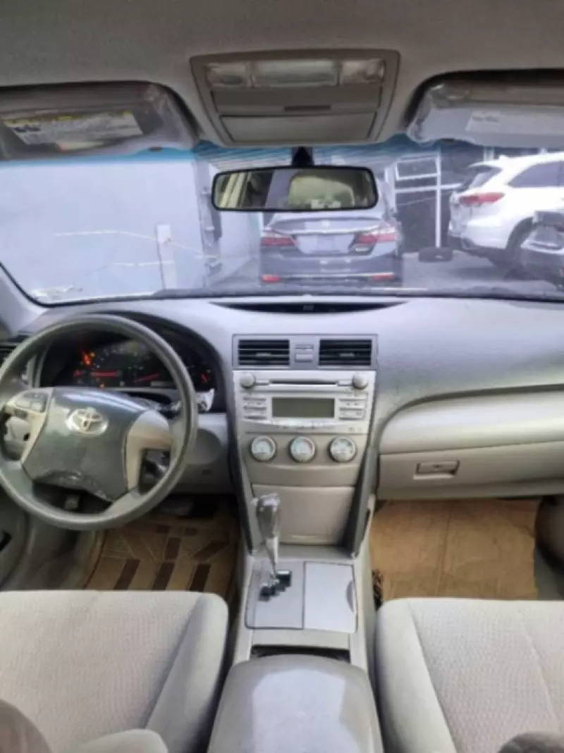 Toyota camry   - 2011