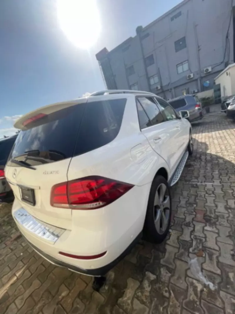 Mercedes-Benz GLE-Class   - 2016