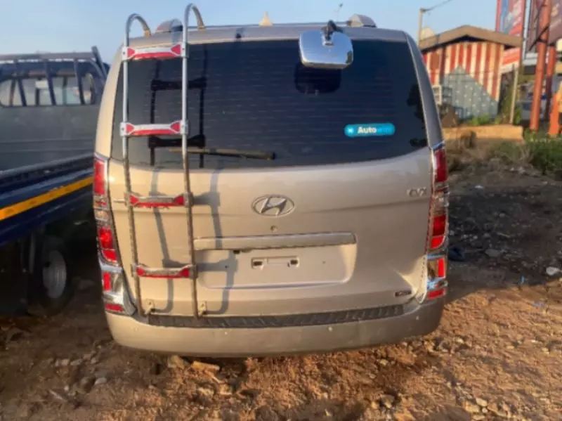 Hyundai H-1 Starex   - 2015