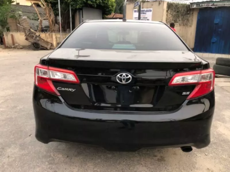 Toyota Camry   - 2014
