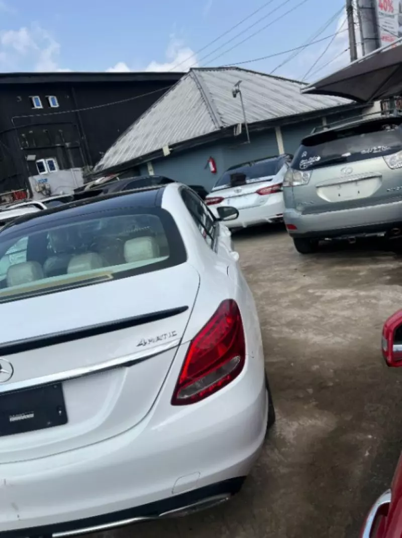 Mercedes-Benz C 300   - 2015